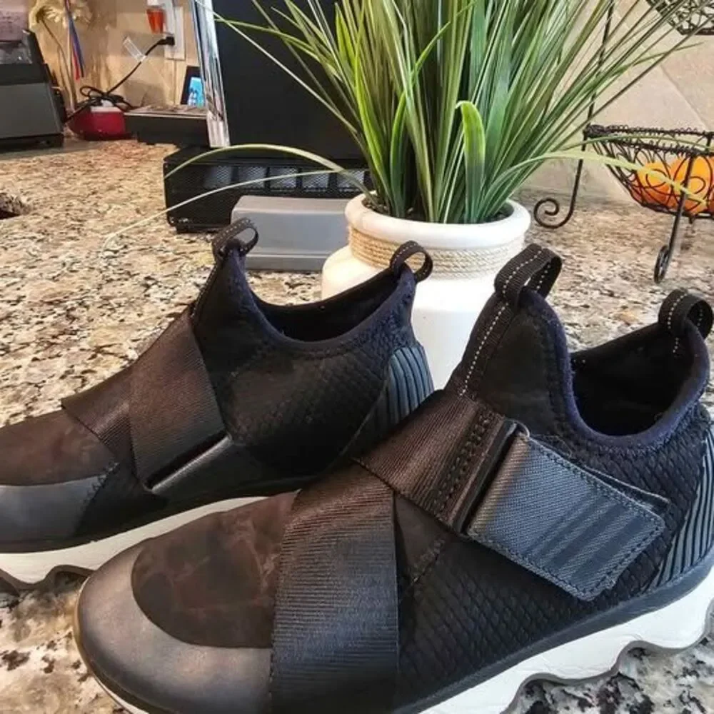 Sorel Kinetic Sneak High Top Black Men's Size 6 / Women's 8 Sneaker Shoes.